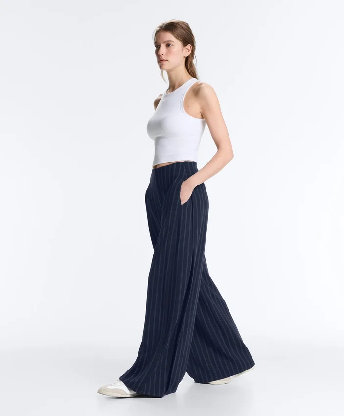 Soft Touch-Hose mit weitem Bein, Seitenfalten und Modal Soft Touch-Hose mit weitem Bein, Seitenfalten und Modal