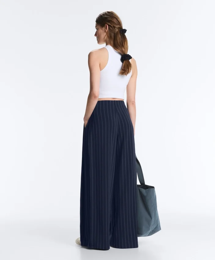 Soft Touch-Hose mit weitem Bein, Seitenfalten und Modal Soft Touch-Hose mit weitem Bein, Seitenfalten und Modal