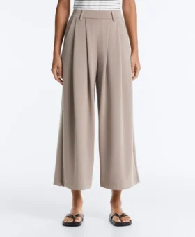 Soft Touch-Hose mit weitem Schnitt und kurzen Ärmeln aus Modal mit Falten