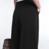 Soft Touch-Hose mit weitem Schnitt und kurzen Ärmeln aus Modal mit Falten Soft Touch-Hose mit weitem Schnitt und kurzen Ärmeln aus Modal mit Falten