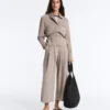 Soft Touch-Hose mit weitem Schnitt und kurzen Ärmeln aus Modal mit Falten Soft Touch-Hose mit weitem Schnitt und kurzen Ärmeln aus Modal mit Falten