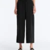 Soft Touch-Hose mit weitem Schnitt und Modal
