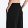 Soft Touch-Hose mit weitem Schnitt und Modal