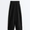 Soft Touch-Hose mit weitem Schnitt und Modal
