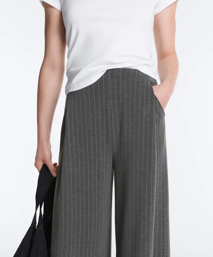 Soft Touch-Modal-Hose mit Nadelstreifen und weitem Bein Soft Touch-Modal-Hose mit Nadelstreifen und weitem Bein