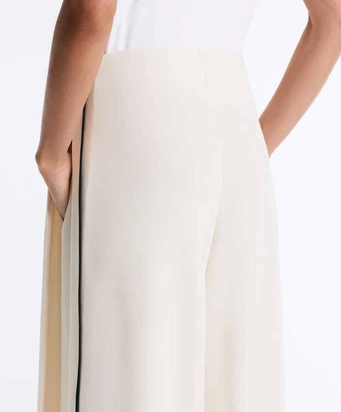 Soft Touch-Modal-Hose mit weitem Bein und kontrastfarbener Paspel Soft Touch-Modal-Hose mit weitem Bein und kontrastfarbener Paspel