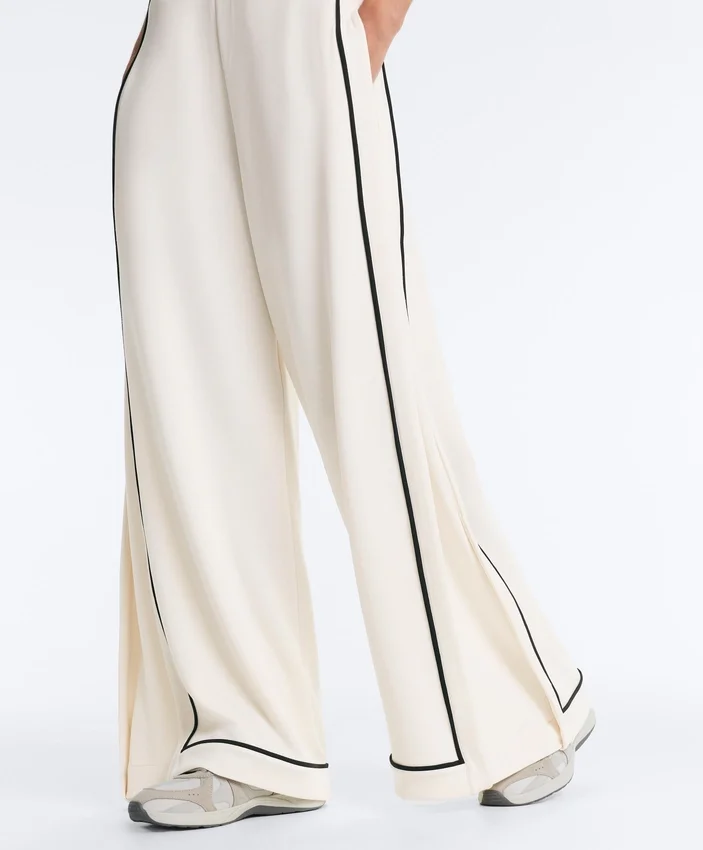 Soft Touch-Modal-Hose mit weitem Bein und kontrastfarbener Paspel Soft Touch-Modal-Hose mit weitem Bein und kontrastfarbener Paspel