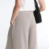 Soft Touch-Modal-Hose mit weitem Bein und Korsett-Detail Soft Touch-Modal-Hose mit weitem Bein und Korsett-Detail