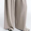 Soft Touch-Modal-Hose mit weitem Bein und Korsett-Detail Soft Touch-Modal-Hose mit weitem Bein und Korsett-Detail
