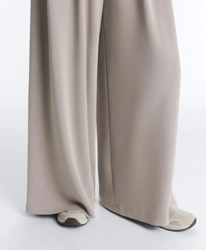 Soft Touch-Modal-Hose mit weitem Bein und Korsett-Detail Soft Touch-Modal-Hose mit weitem Bein und Korsett-Detail