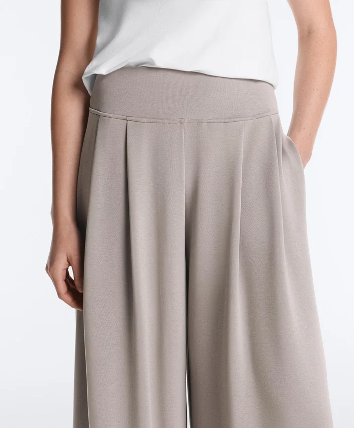 Soft Touch-Modal-Hose mit weitem Bein und Korsett-Detail Soft Touch-Modal-Hose mit weitem Bein und Korsett-Detail