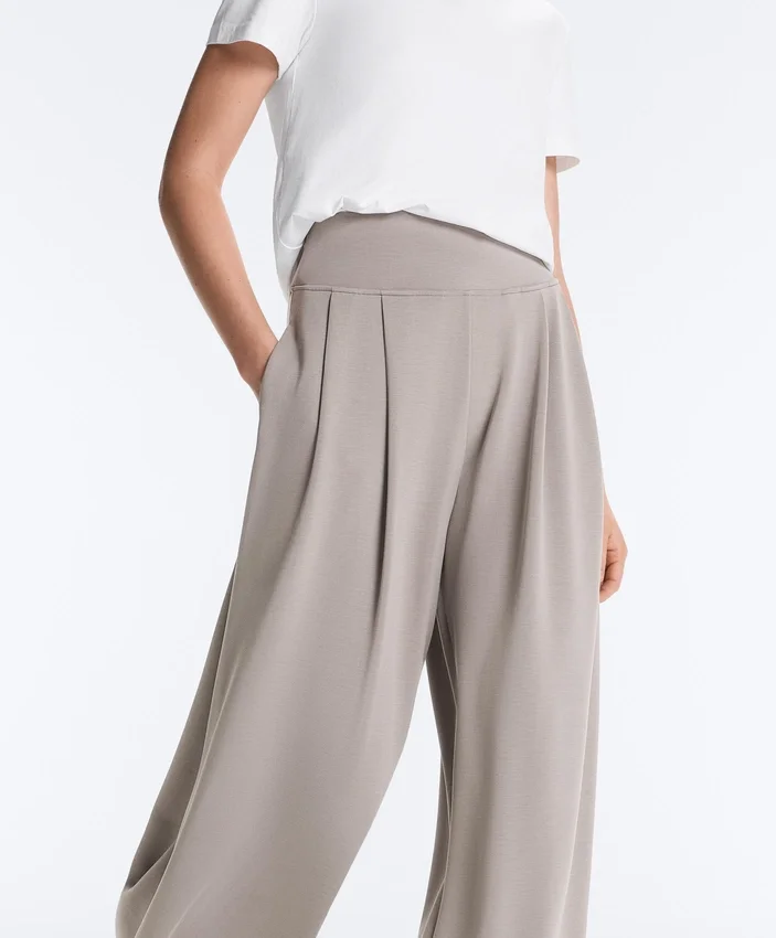 Soft Touch-Modal-Hose mit weitem Bein und Korsett-Detail Soft Touch-Modal-Hose mit weitem Bein und Korsett-Detail