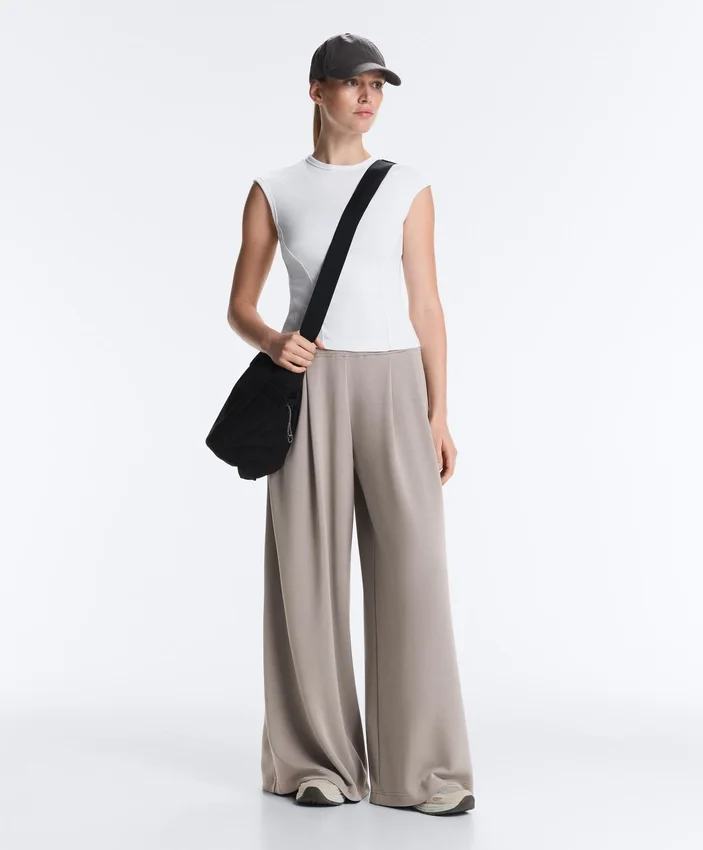Soft Touch-Modal-Hose mit weitem Bein und Korsett-Detail Soft Touch-Modal-Hose mit weitem Bein und Korsett-Detail
