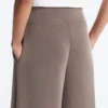 Soft Touch-Modal-Hose mit weitem Bein und Korsett-Taille Soft Touch-Modal-Hose mit weitem Bein und Korsett-Taille
