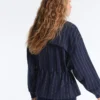 Soft Touch-Modal-Jacke mit verstellbarer Taille und hohem Kragen Soft Touch-Modal-Jacke mit verstellbarer Taille und hohem Kragen