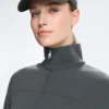 Soft Touch-Modal-Jacke mit verstellbarer Taille und hohem Kragen Soft Touch-Modal-Jacke mit verstellbarer Taille und hohem Kragen