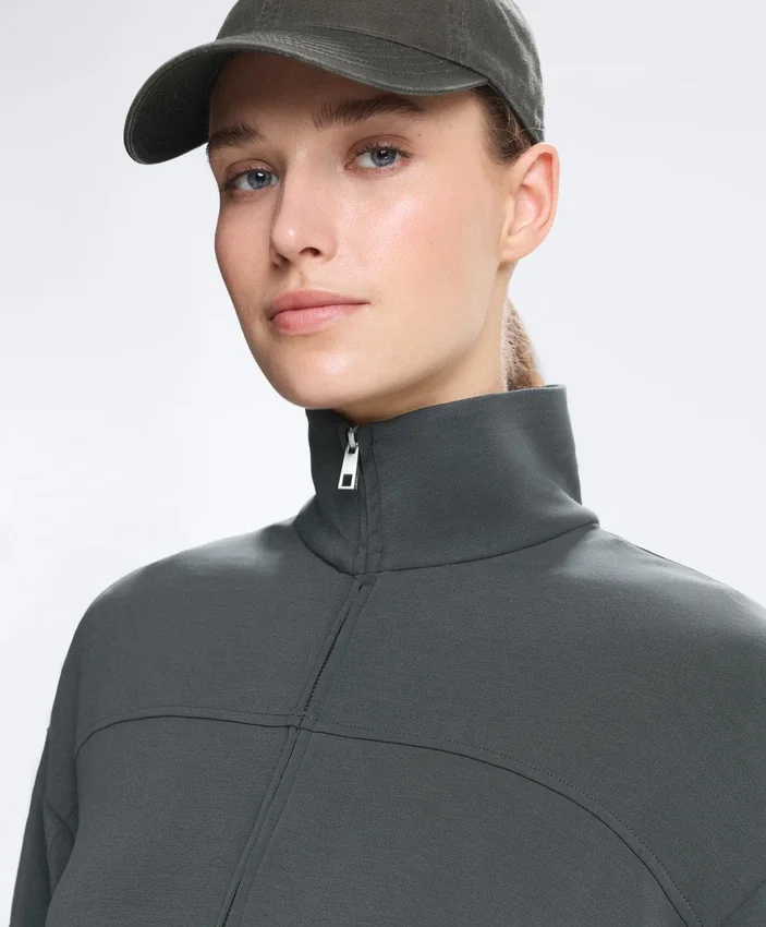 Soft Touch-Modal-Jacke mit verstellbarer Taille und hohem Kragen Soft Touch-Modal-Jacke mit verstellbarer Taille und hohem Kragen