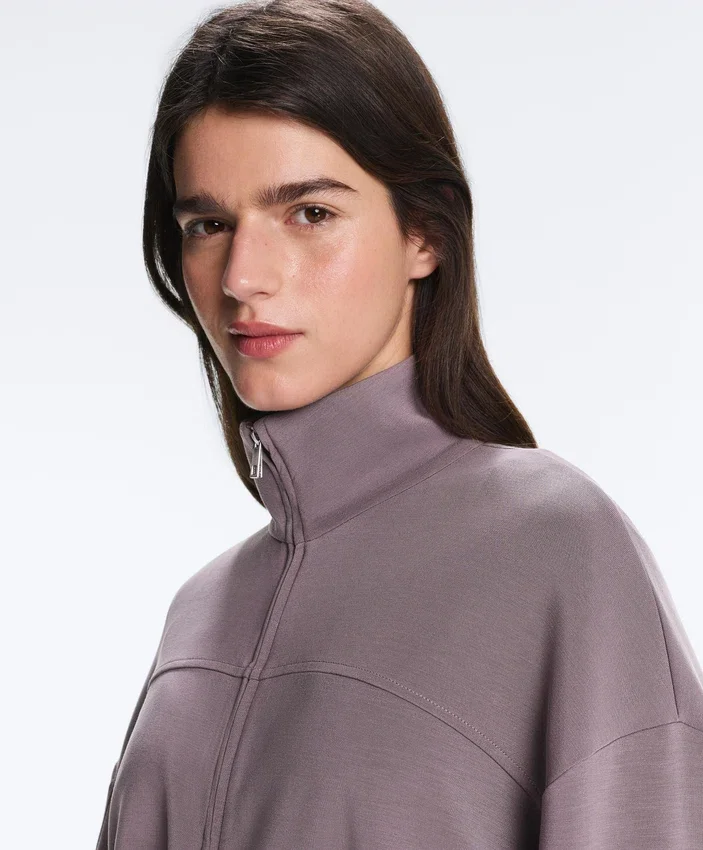 Soft Touch-Modal-Jacke mit verstellbarer Taille und hohem Kragen Soft Touch-Modal-Jacke mit verstellbarer Taille und hohem Kragen