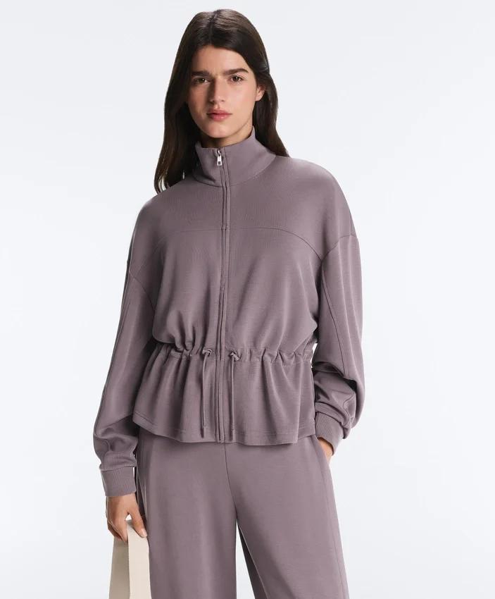 Soft Touch-Modal-Jacke mit verstellbarer Taille und hohem Kragen Soft Touch-Modal-Jacke mit verstellbarer Taille und hohem Kragen