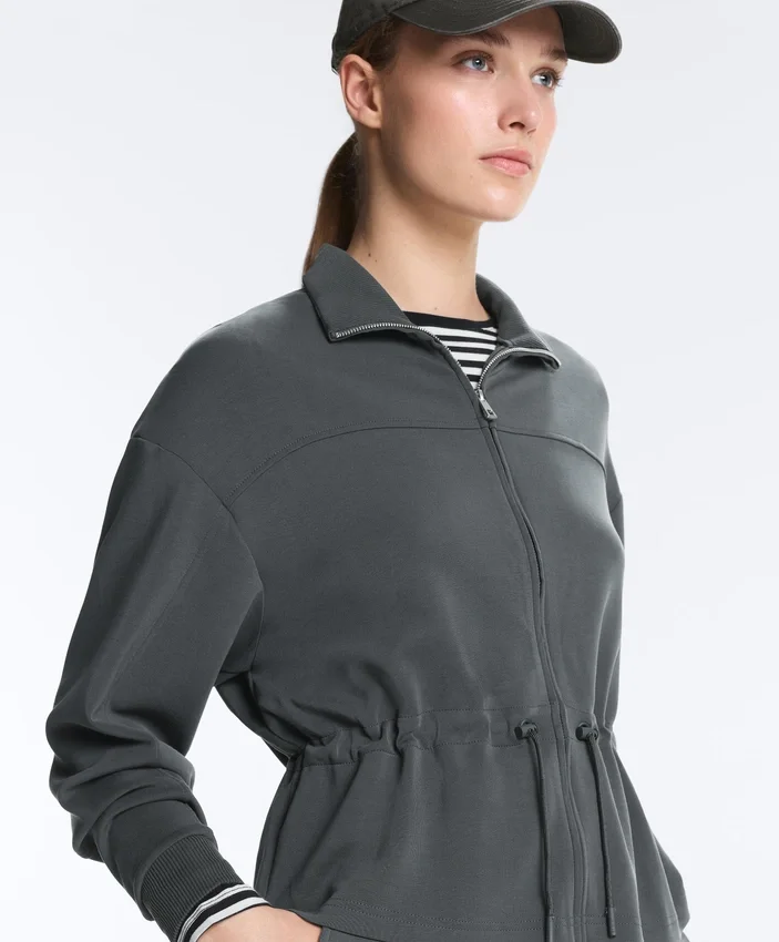 Soft Touch-Modal-Jacke mit verstellbarer Taille und hohem Kragen Soft Touch-Modal-Jacke mit verstellbarer Taille und hohem Kragen