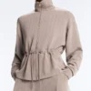 Soft Touch-Modal-Jacke mit verstellbarer Taille und hohem Kragen Soft Touch-Modal-Jacke mit verstellbarer Taille und hohem Kragen