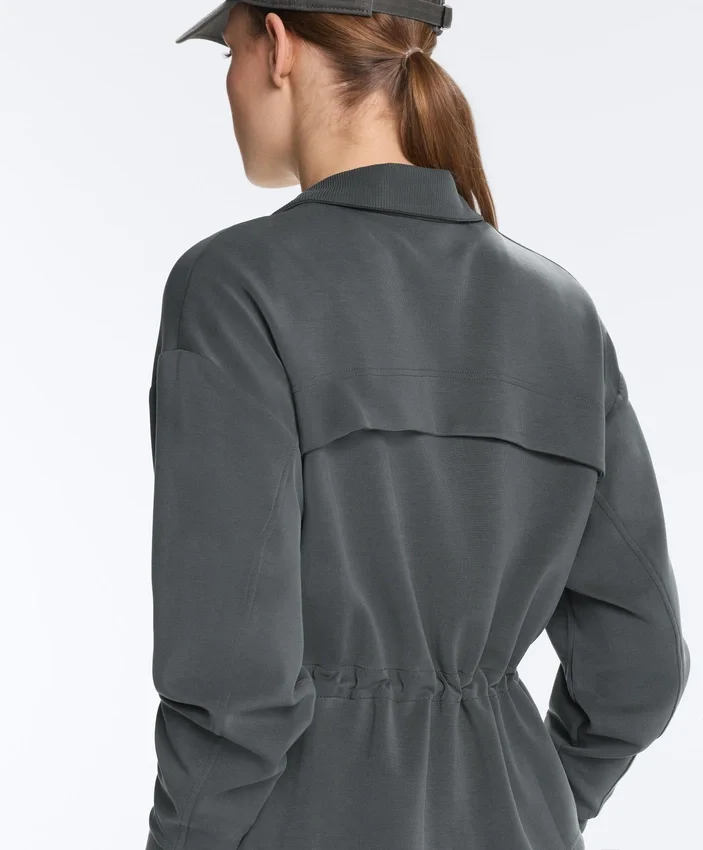 Soft Touch-Modal-Jacke mit verstellbarer Taille und hohem Kragen Soft Touch-Modal-Jacke mit verstellbarer Taille und hohem Kragen