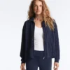 Soft Touch-Modal-Jacke mit verstellbarer Taille und hohem Kragen Soft Touch-Modal-Jacke mit verstellbarer Taille und hohem Kragen