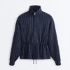 Soft Touch-Modal-Jacke mit verstellbarer Taille und hohem Kragen Soft Touch-Modal-Jacke mit verstellbarer Taille und hohem Kragen