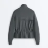 Soft Touch-Modal-Jacke mit verstellbarer Taille und hohem Kragen Soft Touch-Modal-Jacke mit verstellbarer Taille und hohem Kragen