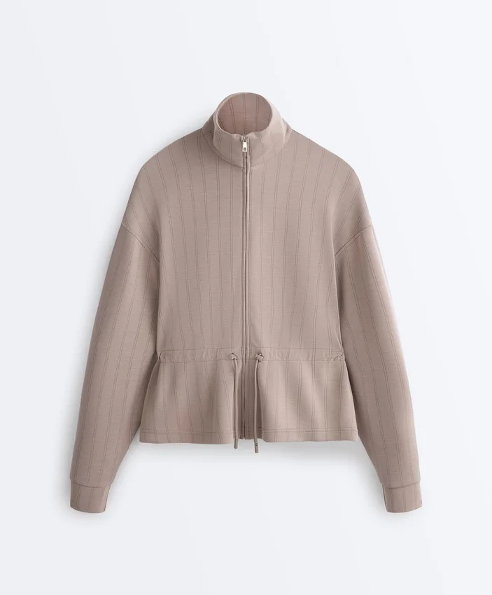 Soft Touch-Modal-Jacke mit verstellbarer Taille und hohem Kragen Soft Touch-Modal-Jacke mit verstellbarer Taille und hohem Kragen