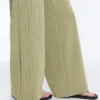 Soft Touch-Nadelstreifen-Hose mit weitem Bein und hoher Leibhöhe