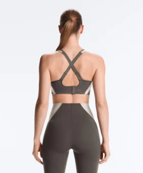 Sport-BH mit festem Halt, Compressive-Wirkung und reflektierenden Details Sport-BH mit festem Halt, Compressive-Wirkung und reflektierenden Details