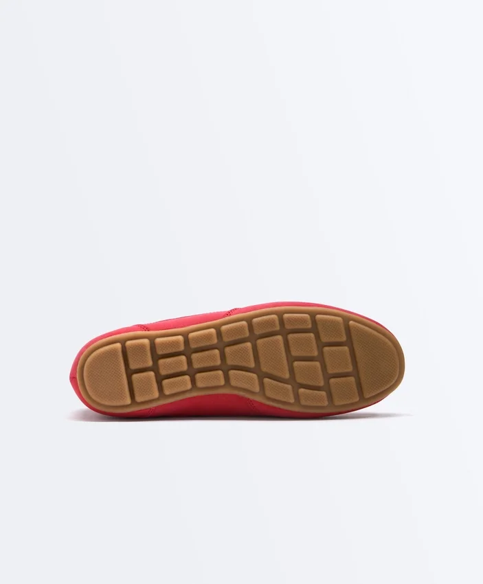 Sportliche flache Schuhe aus Nylon Sportliche flache Schuhe aus Nylon