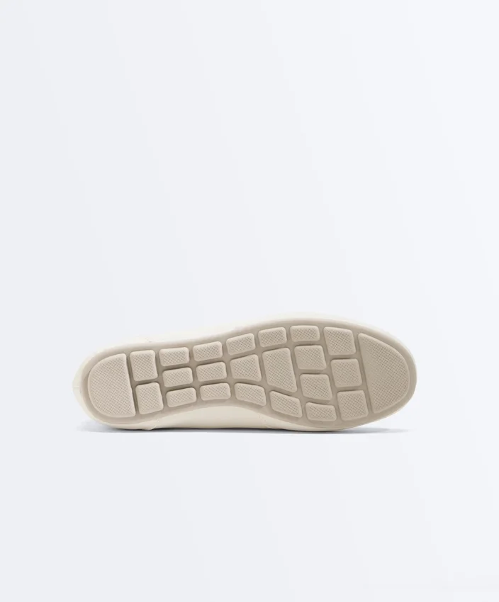 Sportliche flache Schuhe aus Nylon Sportliche flache Schuhe aus Nylon