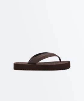 Strand-Sandalen mit strukturiertem Plateau Strand-Sandalen mit strukturiertem Plateau
