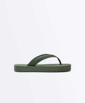 Strand-Sandalen mit strukturiertem Plateau