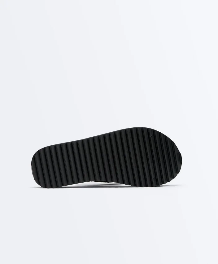 Strandsandalen aus geflochtenem Seil Strandsandalen aus geflochtenem Seil