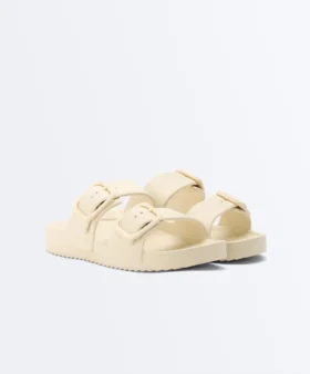 Strandsandalen mit Schnallen