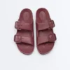 Strandsandalen mit Schnallen Strandsandalen mit Schnallen
