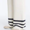 Strickhose mit geradem Bein und Wellenmuster Strickhose mit geradem Bein und Wellenmuster