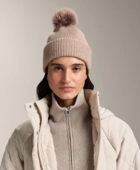 Strickhut aus Wollmischung mit Bommel
