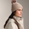 Strickhut aus Wollmischung mit Bommel Strickhut aus Wollmischung mit Bommel