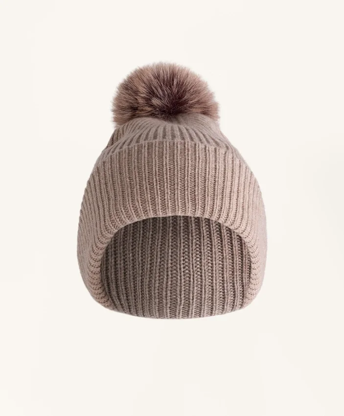 Strickhut aus Wollmischung mit Bommel Strickhut aus Wollmischung mit Bommel