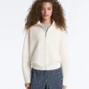 Strickjacke mit hohem Kragen Strickjacke mit hohem Kragen