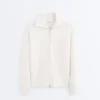 Strickjacke mit hohem Kragen Strickjacke mit hohem Kragen