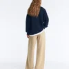 Strickjacke mit hohem Kragen Strickjacke mit hohem Kragen