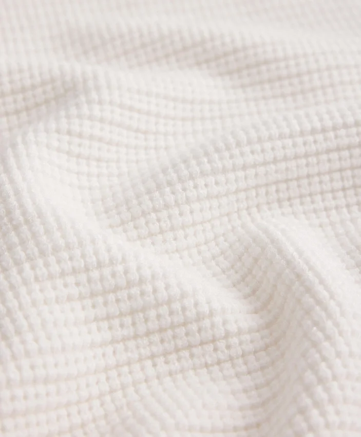 Strickjacke mit hohem Kragen Strickjacke mit hohem Kragen