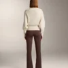 Strickjacke mit kontrastierendem Reißverschluss Strickjacke mit kontrastierendem Reißverschluss