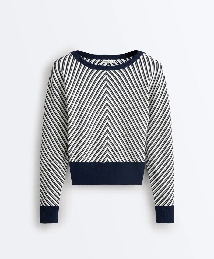 Strickpullover mit diagonalen Streifen Strickpullover mit diagonalen Streifen