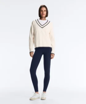 Strickpullover mit V-Ausschnitt in Kontrastfarbe